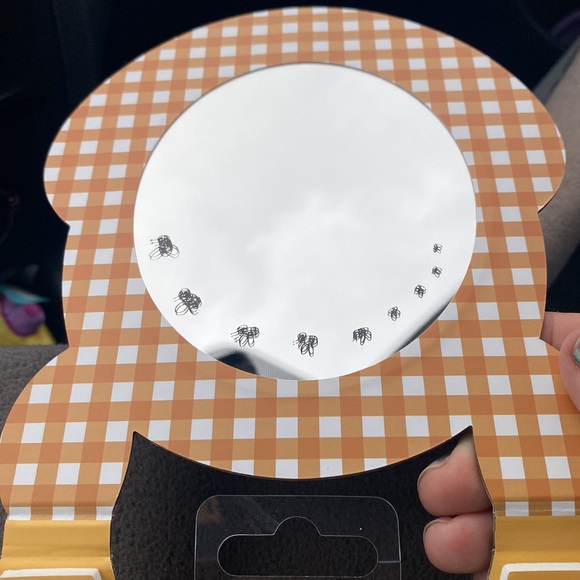 NEW Disney Winnie the Pooh eyeshadow palette - Picture 6 of 6